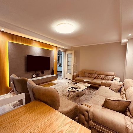 Skyline Apartment 2 Печ Екстериор снимка
