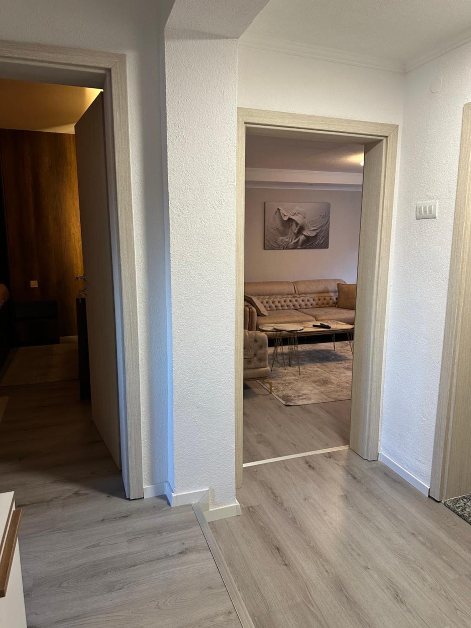 Skyline Apartment 2 Печ Екстериор снимка
