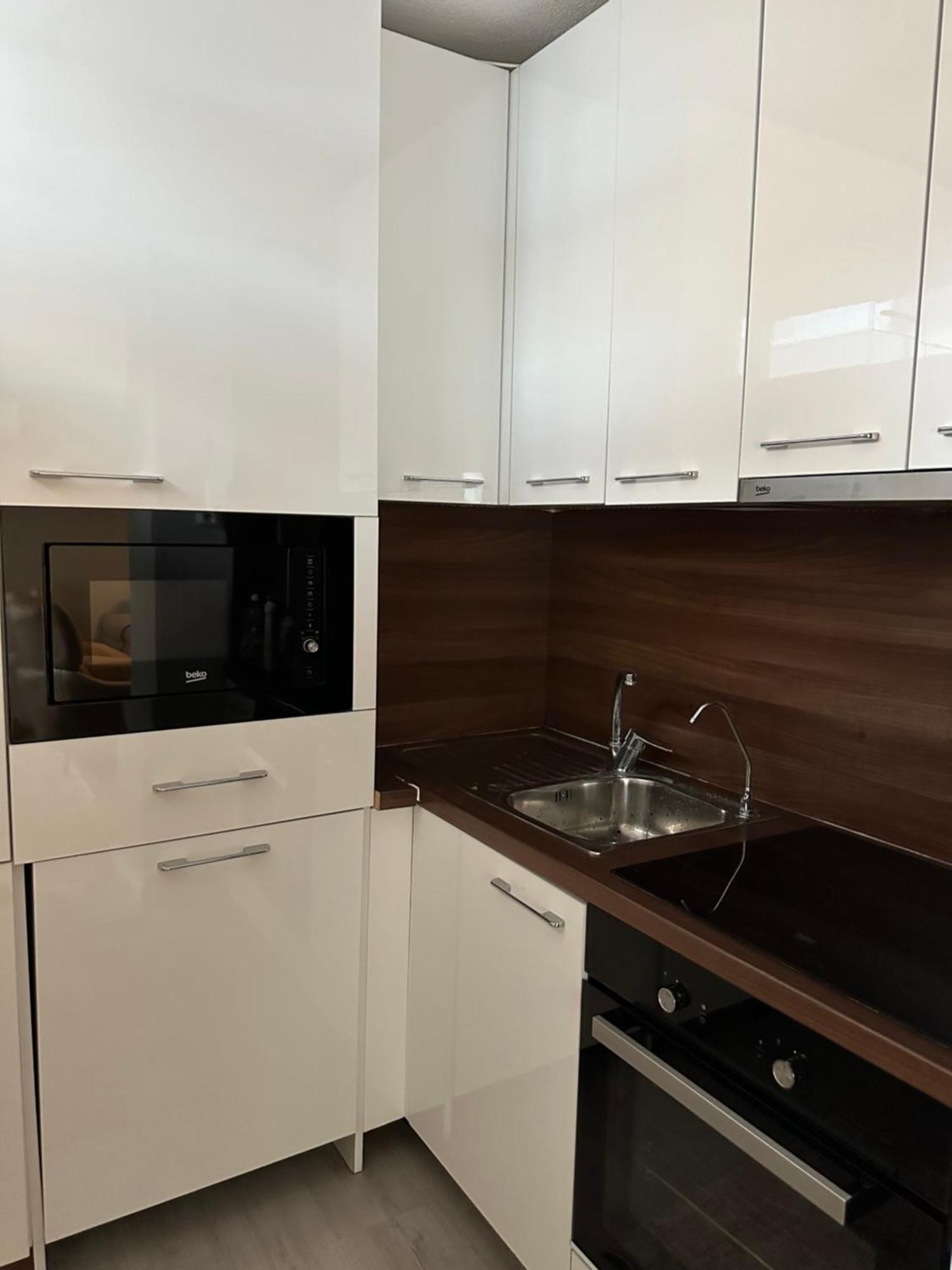 Skyline Apartment 2 Печ Екстериор снимка