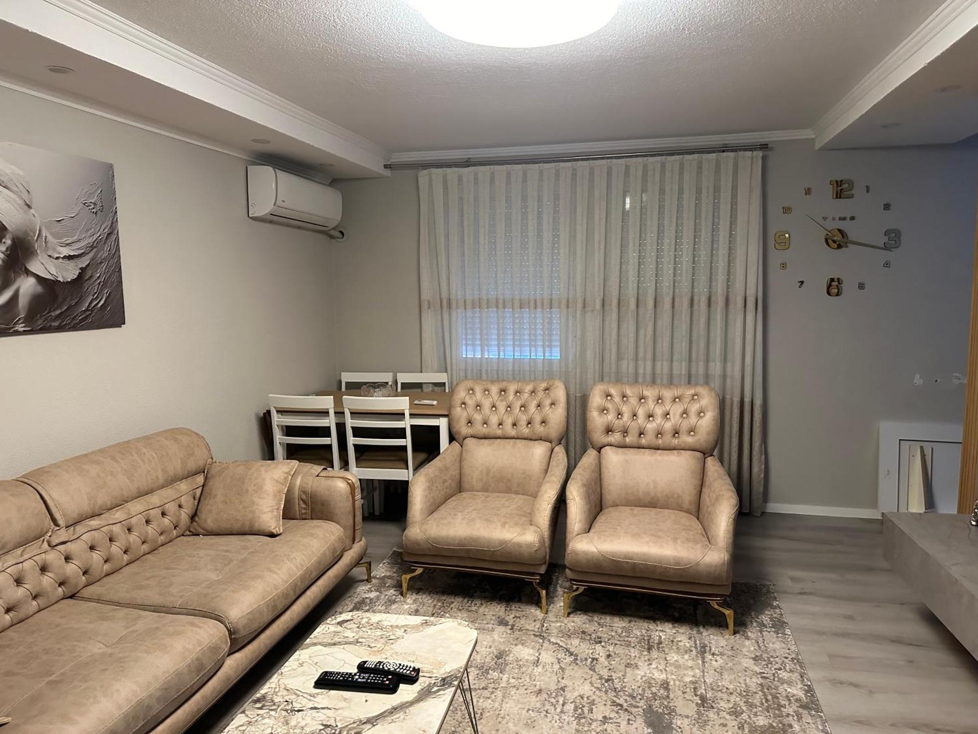 Skyline Apartment 2 Печ Екстериор снимка