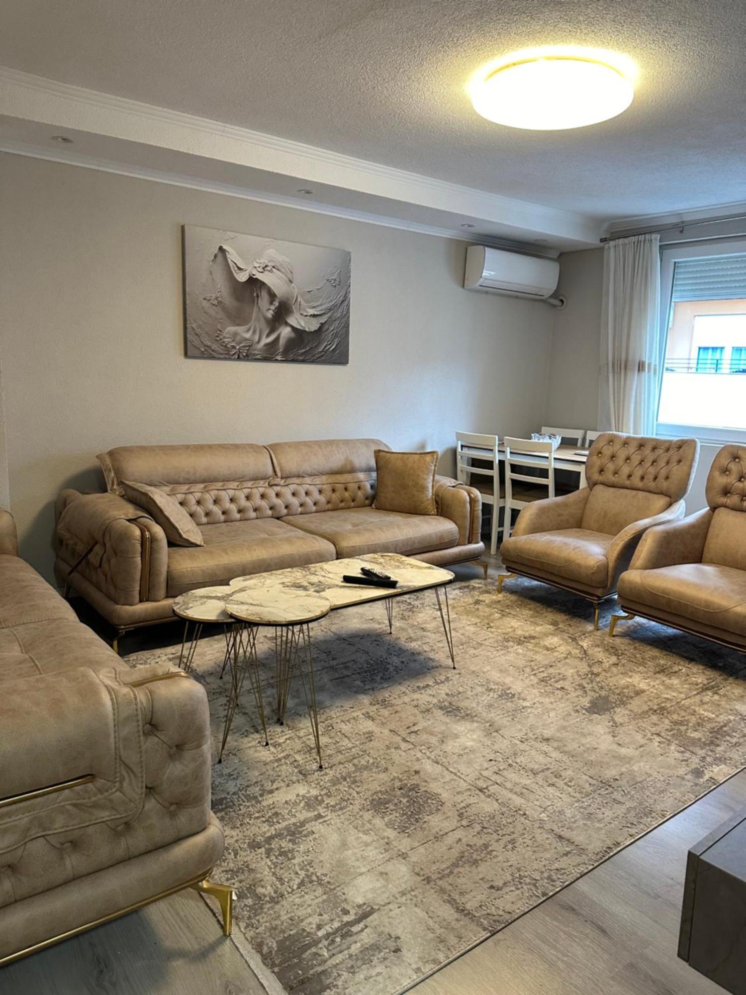 Skyline Apartment 2 Печ Екстериор снимка