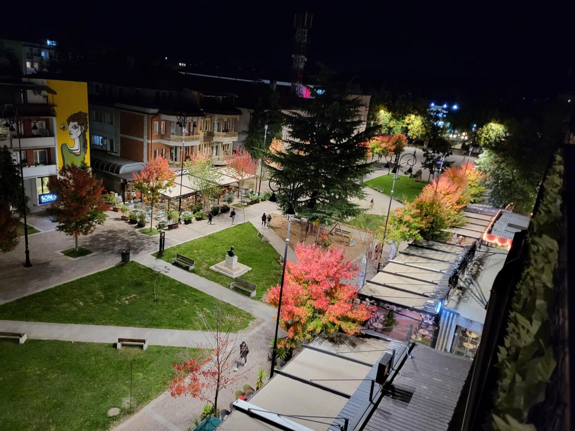 Skyline Apartment 2 Печ Екстериор снимка